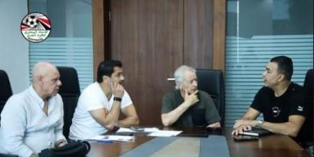 اللجنة الفنية بالاتحاد المصري تناقش الإعداد لكأس العرب - بلس 48