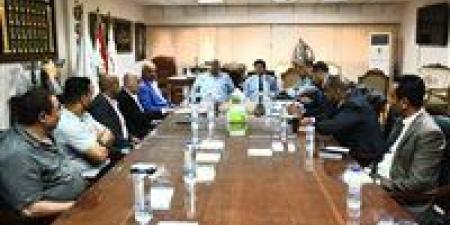 وزير الرياضة ورئيس اللجنة الاولمبية المصرية يجتمعان باتحادات رفع الأثقال والمصارعة - بلس 48