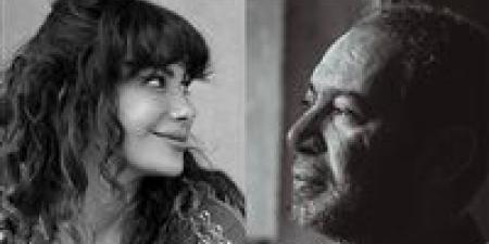 في ثاني لقاء بينهما.. وائل حمدي يجتمع مع صبا مبارك في مسلسل ورد على فل وياسمين - بلس 48