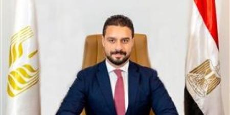 سراج
      عبد
      الفتاح:
      البنك
      الزراعي
      يستهدف
      زيادة
      حصته
      السوقية
      بالتركيز
      على
      التجزئة
      المصرفية
      والتوسع
      في
      المحافظات - بلس 48