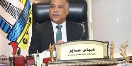 عباس
      صابر:
      وزير
      البترول
      يوجّه
      الشكر
      للعاملين - بلس 48