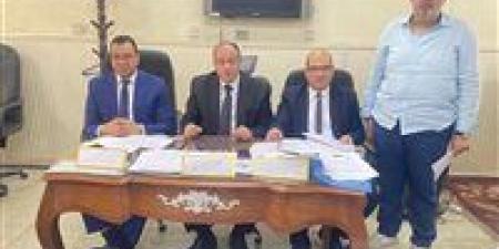 توافد
      المرشحين
      على
      محكمة
      المنيا
      لتقديم
      أوراق
      الترشح
      لانتخابات
      مجلس
      النواب - بلس 48