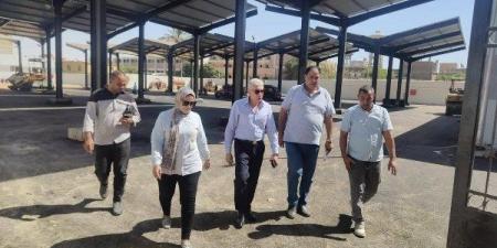 السكرتير العام يتابع أعمال إنشاء مجمع المواقف بسمالوط والسوق الحضاري ومساكن الإيواء بالمنيا - بلس 48