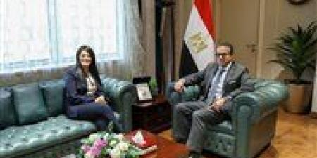 وزير
      الصحة
      يناقش
      مع
      وزيرة
      التخطيط
      معدلات
      الإنجاز
      بملف
      الاستثمارات
      وحجم
      الإنفاق
      على
      المشروعات
      والبرامج
      الصحية - بلس 48