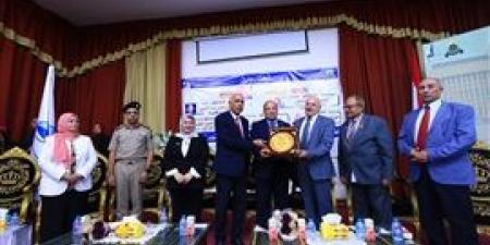 رئيس
      جامعة
      كفر
      الشيخ
      يشهد
      حفل
      استقبال
      طلاب
      كلية
      التربية
      الجدد
      وذكرى
      انتصارات
      أكتوبر
      المجيدة - بلس 48
