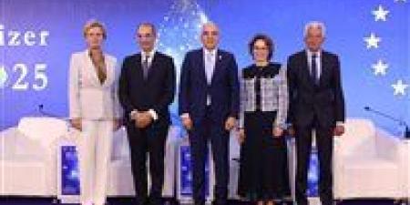 وزير
      الاتصالات
      يعلن
      تنفيذ
      عدد
      من
      المشروعات
      لتوظيف
      التكنولوجيا
      فى
      إدارة
      الموارد
      المائية - بلس 48