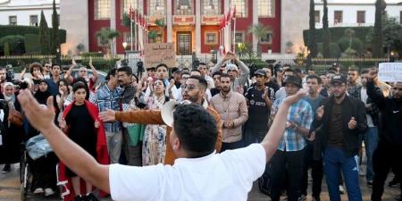 احتجاج
      الشباب
      والروح
      النقدية
      ..
      ملامح
      وعي
      سياسي
      ومدني
      لجيل
      "زد" - بلس 48