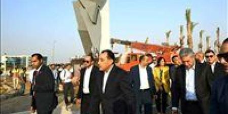 رئيس
      الوزراء
      يطمئن
      ميدانيا
      على
      الانتهاء
      من
      أعمال
      تطوير
      المنطقة
      المحيطة
      بالمتحف
      المصري
      الكبير - بلس 48