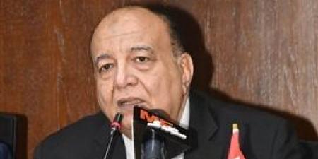 الرئيس
      عبد
      الفتاح
      السيسي…
      هدية
      الله
      لمصر - بلس 48