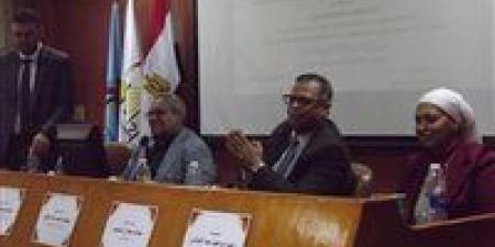 جامعة
      أسيوط
      تناقش
      رفع
      مستويات
      الأمان
      المروري
      على
      شبكة
      الطرق
      بالمحافظة - بلس 48