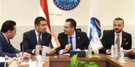نائب
      رئيس
      الحزب
      والأمين
      العام
      يتفقد
      غرفة
      العمليات
      المركزية
      لحزب
      مستقبل
      وطن
      لمتابعة
      التحضيرات
      لبرلمان
      2025 - بلس 48