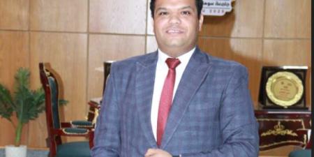 بينهم
      د.
      محمود
      خليل..
      نقيب
      الإعلاميين
      يشكل
      لجنة
      عليا
      لرصد
      الأداء
      الإعلامي
      في
      انتخابات
      ”النواب” - بلس 48