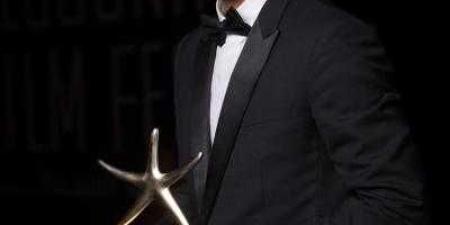 أحمد
      مالك
      يحصد
      نجمة
      الجونة
      لأفضل
      ممثل
      عن
      فيلم
      «كولونيا»
      ويهديها
      لمصر - بلس 48