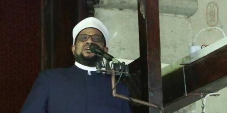 خطيب
      الجامع
      الأزهر:
      الكون
      يسير
      بانتظامٍ
      وسلامٍ..
      وإذا
      اختل
      النظام
      عمت
      الفوضى - بلس 48