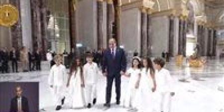 الأطفال
      للرئيس
      السيسي:
      انت
      عارف
      اننا
      بحبك
      أوي
      وكان
      نفسنا
      نشوفك - بلس 48