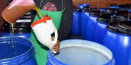 "حماة
      المستهلك"
      يطالبون
      بتشديد
      الخناق
      على
      زيت
      الزيتون
      المغشوشة - بلس 48