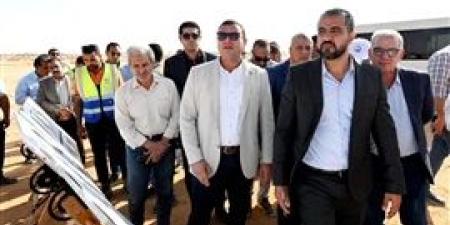 وزير
      الإسكان
      يتفقد
      الطرق
      والمرافق
      بمنطقة
      الأمل
      بمدينة
      العبور
      الجديدة - بلس 48