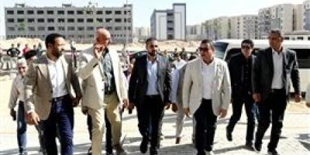 وزير
      الإسكان
      يتفقد
      مشروع
      مبادرة
      "سكن
      لكل
      المصريين"
      والطرق
      والمحاور
      والإسكان
      الأخضر
      بالعبور
      الجديدة - بلس 48