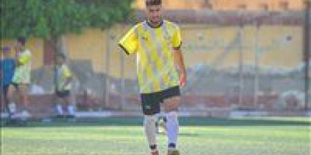 يوسف
      رشوان..
      قصة
      لاعب
      فقد
      ذراعه
      وهو
      طفل
      صغير
      فقرر
      إحتراف
      كرة
      القدم
      ويحلم
      باللعب
      للأهلي - بلس 48