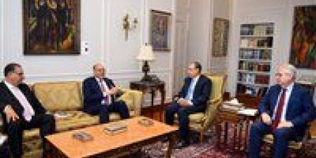 وزيرا
      الخارجية
      والعمل
      يناقشان
      الهجرة
      والعمالة
      المصرية
      بالخارج - بلس 48
