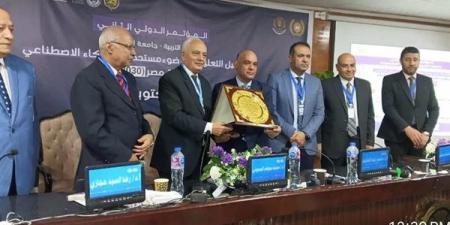 رضا
      حجازي
      يعرض
      رؤية
      لمستقبل
      تعليم
      الكبار
      في
      ظل
      الذكاء
      الاصطناعي - بلس 48