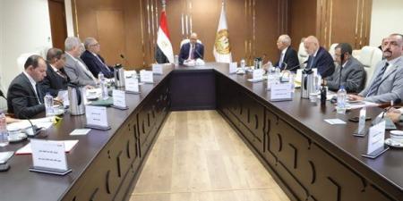 صندوق
      إعانات
      الطوارئ
      للعمال:
      2.3
      ... - بلس 48