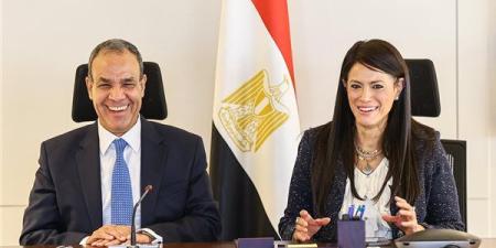 «نُوفّي»
      نموذج
      مصري
      رائد
      يجذب
      ... - بلس 48