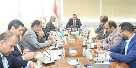 وزير
      الإسكان
      يتابع
      مشروعات
      المرافق
 ... - بلس 48