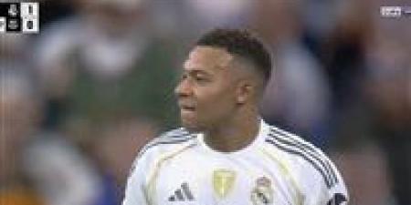جود
      بيلينجهام
      يصنع
      وكيليان
      مبابي
      يسجل..
      ريال
      مدريد
      يتقدم
      على
      برشلونة
      في
      الكلاسيكو - بلس 48