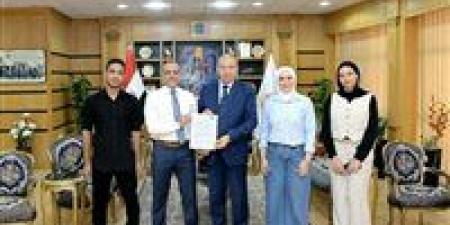 رئيس
      جامعة
      المنصورة
      يستقبل
      فريق
      مركز
      الحفريات
      الفقارية
      عقب
      اكتشاف
      "تمساح
      الوادي" - بلس 48