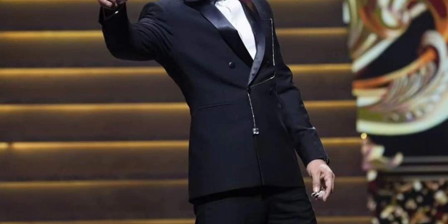 شاروخان يفتتح حفل مهرجان IIFA Awards 2024 بأبو ظبي - بلس 48