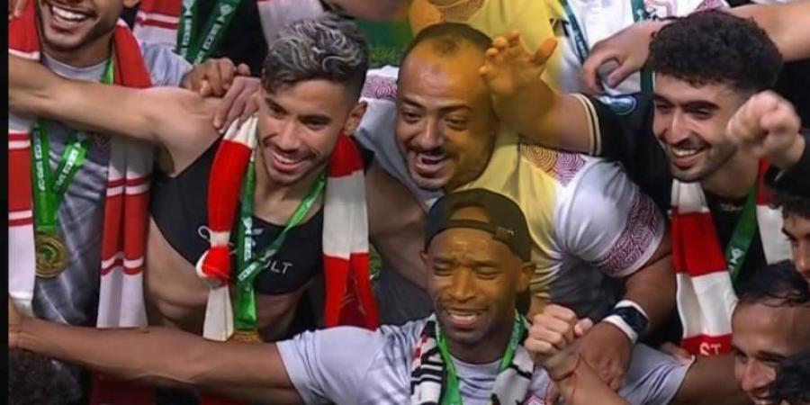 مراسم تتويج الزمالك بلقب السوبر الإفريقي بعد ملحمة ركلات الترجيح أمام الأهلي - بلس 48