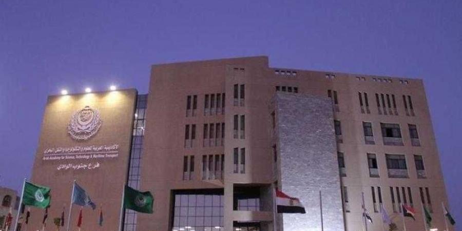 محافظ أسوان يقدم شكره للأكاديمية العربية للعلوم والتكنولوجيا والنقل البحرى والجامعة المصرية اليابانية للعلوم والتكنولوجيا