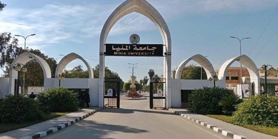 رئيس جامعة المنيا والمحافظ يتفقدون أعمال تطوير فندق الجامعة دعما للحركة السياحية - بلس 48