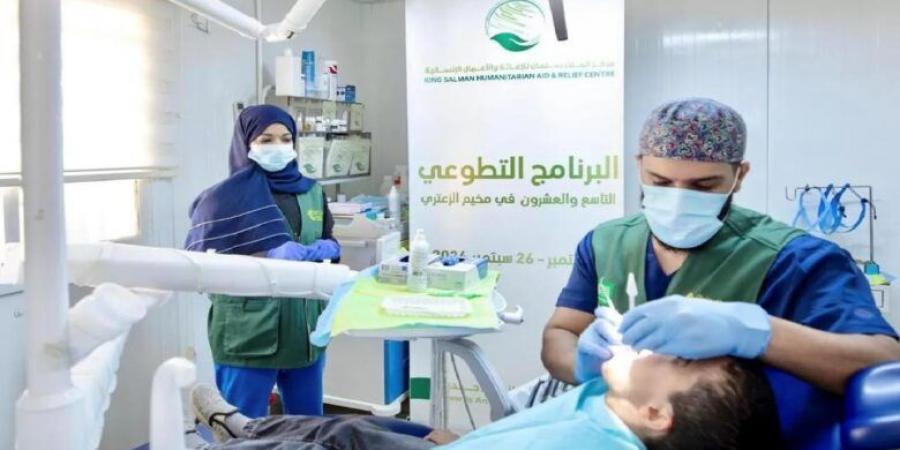 مركز الملك سلمان للإغاثة ينظم ورش عمل للّاجئات السوريات ويقدم خدمات طبية في مخيم الزعتري بالأردن - بلس 48