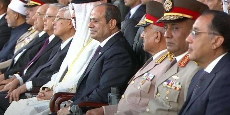 الرئيس السيسي وبن زايد يشهدان عرضًا لمهارات الفرسان «التقاط الأوتاد» - بلس 48