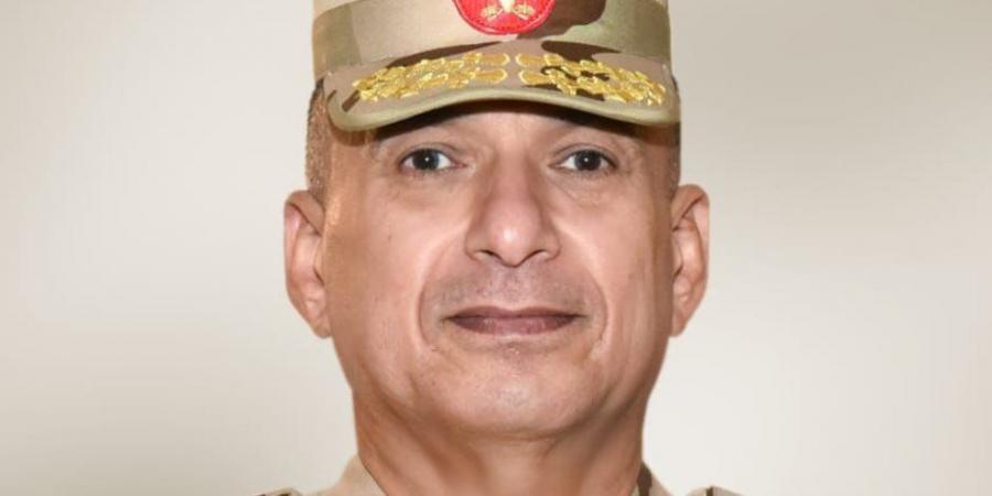 الرئيس السيسي يصدق على ترقية اللواء أركان حرب ياسر محمد كمال الدين الطودي قائد قوات الدفاع الجوي إلى رتبة فريق - بلس 48