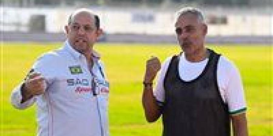 أحمد سليمان يؤازر لاعب الزمالك في ودية إيسترن كومباني - بلس 48