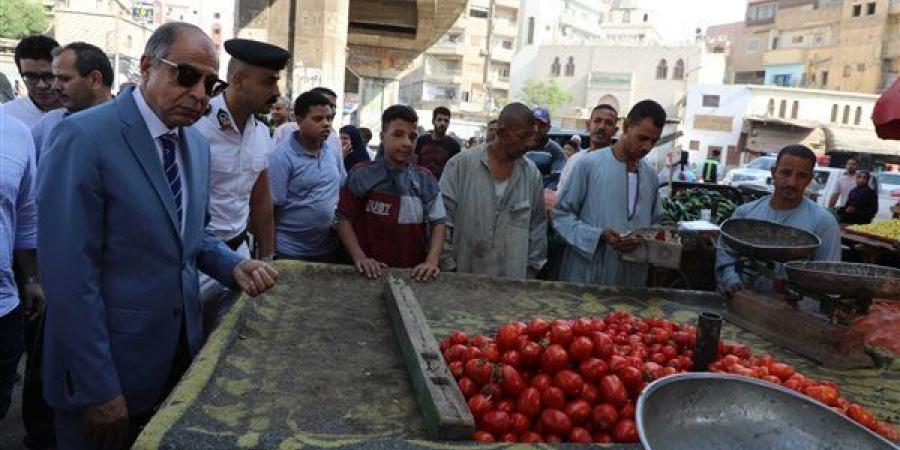 بالبلدي: محافظ المنيا يتفقد الأسواق لمتابعة الأسعار وتوافر السلع الغذائية - بلس 48