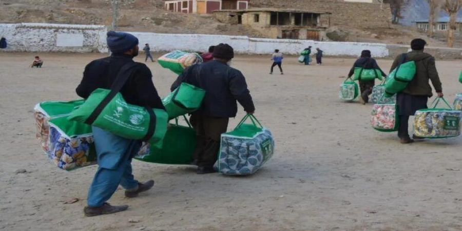 مركز الملك سلمان للإغاثة يوزّع حزم مساعدات للمتضررين بقطاع غزة - بلس 48