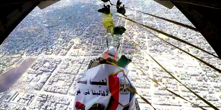 جهود مصر لإنقاذ الفلسطينيين لا تتوقف.. إسقاط أطنان من المساعدات الإنسانية جوا على شمال غزة - بلس 48