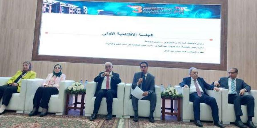 جامعة بنها تنظم المؤتمر السنوي الثالث للعلوم الإنسانية وتطوير البحث العلمي - بلس 48