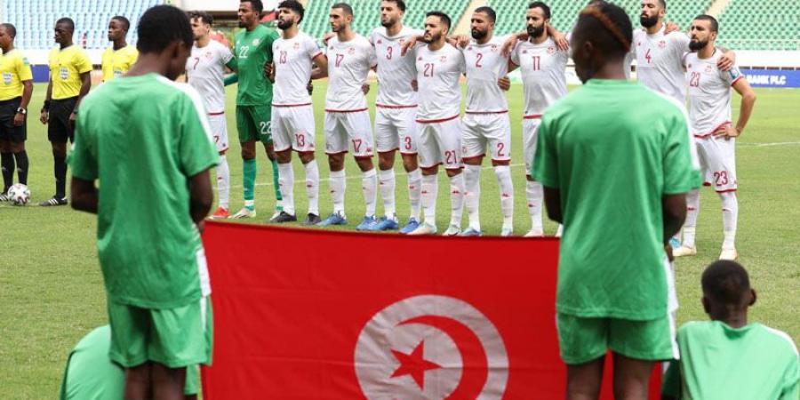 أزمة مالية تضرب علاقة اللاعبين بالمنتخب الوطني .. وأحد المحترفين يكشف الحقيقة - بلس 48