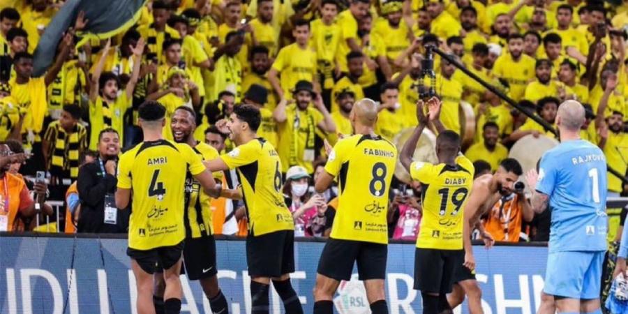 مستغلًا سقوط الهلال.. الاتحاد يفوز بثنائية على الفتح ويتصدر الدوري السعودي - بلس 48