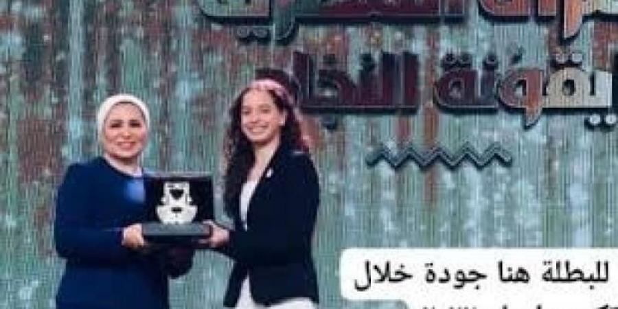 السيدة انتصار السيسى تهنئ ”هنا جودة” لحصدها ميدالية ببطولة العالم لتنس الطاولة تحت ١٩ سنة - بلس 48