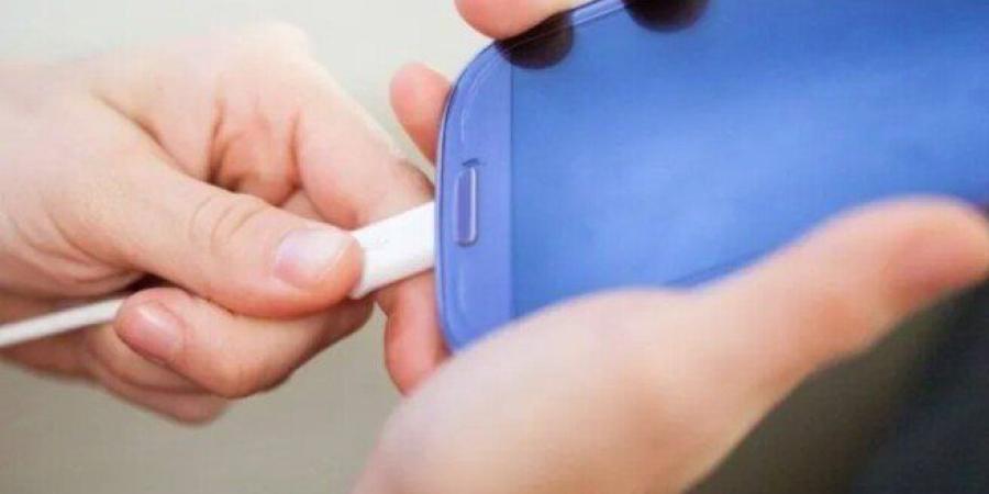 كيف تحافظ على عمر بطارية هاتفك وتحميها من التلف؟.. إليك هذه النصائح - بلس 48