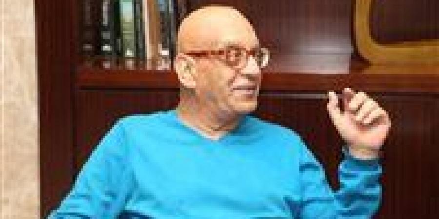 في عيد ميلاده.. لماذا لا يحب خيري بشارة فكرة الفلوس ؟ - بلس 48