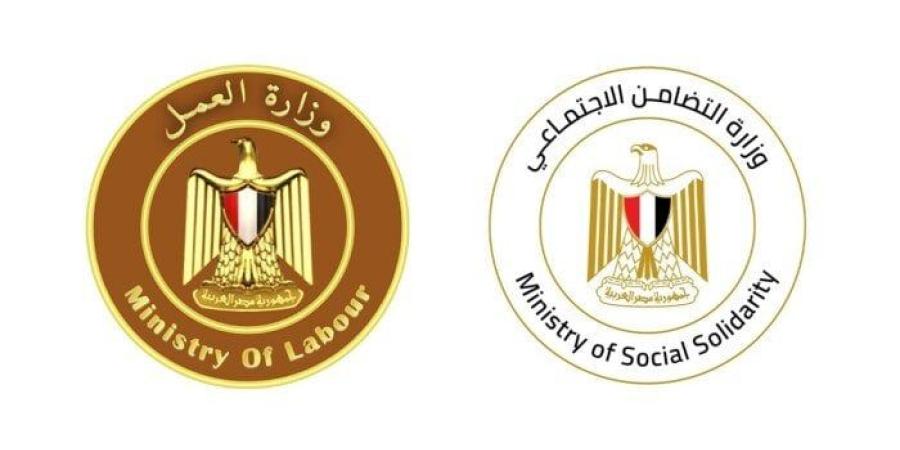 التضامن والعمل تنهيان إجراءات صرف وتسليم تعويضات ضحايا ومصابي حادث طريق أشمون - بلس 48