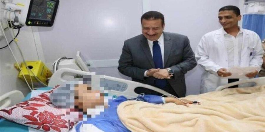محافظ المنوفية يزور مصابي حادث الطريق الإقليمي بمستشفى الجراحات المُتخصصة - بلس 48