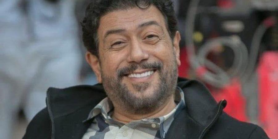 «الصيف يبدأ بألبوم عمرو دياب».. أحمد وفيق يشيد بأجدد ألبومات الهضبة «ابتدينا» - بلس 48